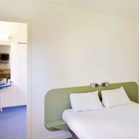 Ibis Budget Saint-etienne Stade 2*